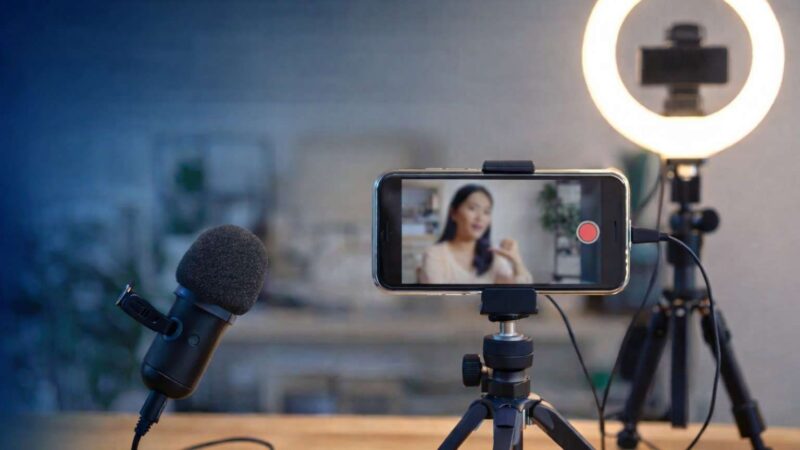 Nggak Perlu Mahal, Ini Peralatan Konten Kreator Pemula yang Harus Kamu Punya!